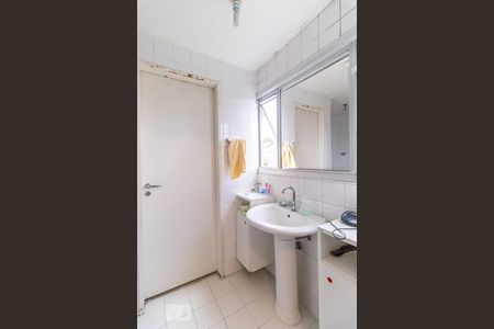 Apartamento à venda com 118m², 3 quartos e 1 vaga Apartamento à venda com 118m², 3 quartos e 1 vagaBanheiro social