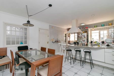 Casa à venda com 350m², 3 quartos e 3 vagasCozinha