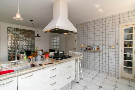 Casa à venda com 350m², 3 quartos e 3 vagasCozinha