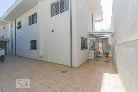 Casa para alugar com 250m², 4 quartos e 5 vagasQuintal