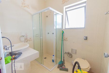 Casa para alugar com 250m², 4 quartos e 5 vagasBanheiro Social