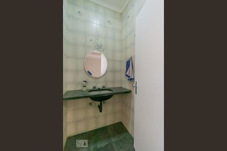 Casa para alugar com 250m², 4 quartos e 5 vagasLavabo