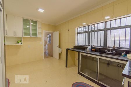 Casa para alugar com 250m², 4 quartos e 5 vagasCozinha