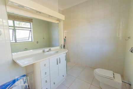 Casa para alugar com 250m², 4 quartos e 5 vagasBanheiro da Suíte