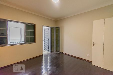 Casa para alugar com 250m², 4 quartos e 5 vagasSuíte