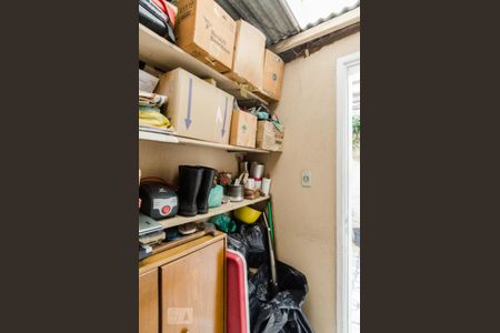 Casa à venda com 250m², 2 quartos e 2 vagasQuarto de serviço 