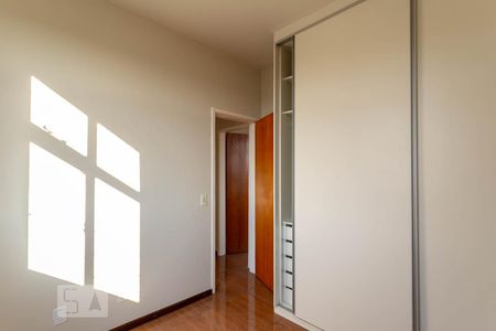 Quarto 2 de apartamento para alugar com 3 quartos, 70m² em Alípio de Melo, Belo Horizonte