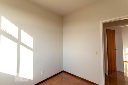 Quarto 1 de apartamento para alugar com 3 quartos, 70m² em Alípio de Melo, Belo Horizonte