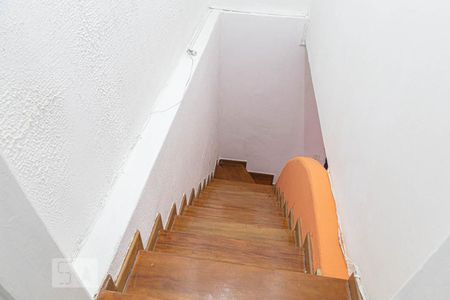 Casa à venda com 180m², 2 quartos e sem vagaEscada