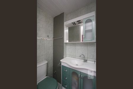 BANHEIRO de apartamento para alugar com 2 quartos, 42m² em Rubem Berta, Porto Alegre