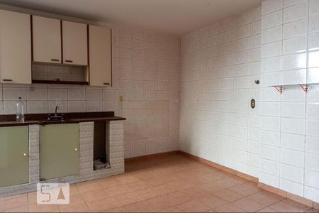 Casa à venda com 150m², 3 quartos e sem vaga Casa à venda com 150m², 3 quartos e sem vagaCozinha 2