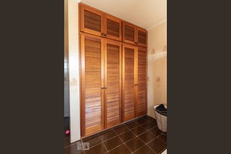 Casa à venda com 300m², 3 quartos e 6 vagas Casa à venda com 300m², 3 quartos e 6 vagasBanheiro