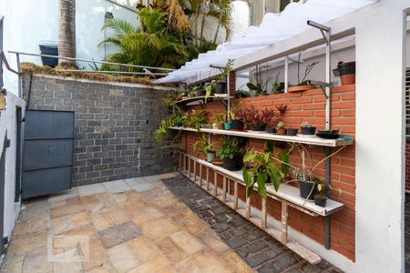 Casa à venda com 300m², 3 quartos e 6 vagas Casa à venda com 300m², 3 quartos e 6 vagasÁrea de Serviço