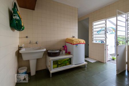 Casa à venda com 300m², 3 quartos e 6 vagas Casa à venda com 300m², 3 quartos e 6 vagasÁrea de Serviço