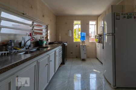 Casa à venda com 300m², 3 quartos e 6 vagas Casa à venda com 300m², 3 quartos e 6 vagasCozinha