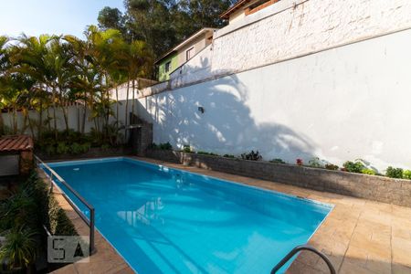 Casa à venda com 300m², 3 quartos e 6 vagas Casa à venda com 300m², 3 quartos e 6 vagasPiscina