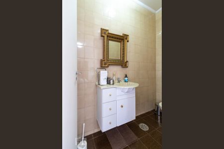 Casa à venda com 300m², 3 quartos e 6 vagas Casa à venda com 300m², 3 quartos e 6 vagasLavabo