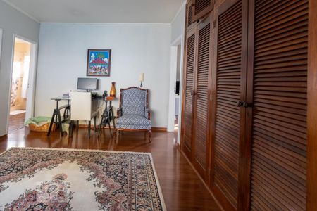 Casa à venda com 300m², 3 quartos e 6 vagas Casa à venda com 300m², 3 quartos e 6 vagasEscritório