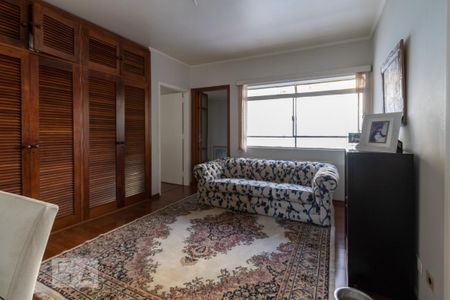 Casa à venda com 300m², 3 quartos e 6 vagas Casa à venda com 300m², 3 quartos e 6 vagasEscritório
