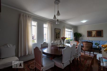 Casa à venda com 300m², 3 quartos e 6 vagas Casa à venda com 300m², 3 quartos e 6 vagasSala de Jantar
