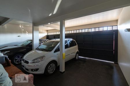 Garagem de casa à venda com 3 quartos, 300m² em Vila Andrade, São Paulo
