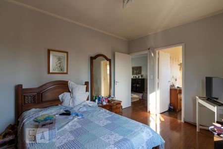 Casa à venda com 300m², 3 quartos e 6 vagas Casa à venda com 300m², 3 quartos e 6 vagasSuíte