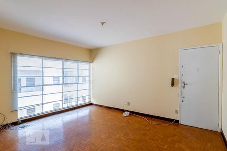 Sala  de apartamento para alugar com 2 quartos, 66m² em Aclimação, São Paulo