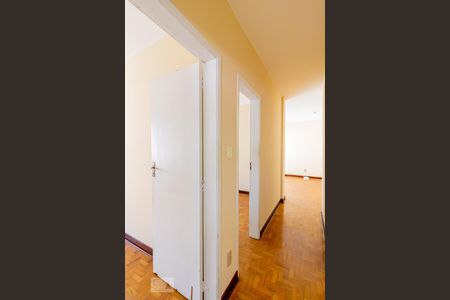 Corredor  de apartamento para alugar com 2 quartos, 66m² em Aclimação, São Paulo