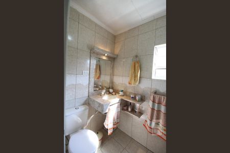 Casa à venda com 190m², 4 quartos e 1 vagaBanheiro