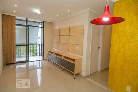 sala de apartamento para alugar com 3 quartos, 72m² em Barra da Tijuca, Rio de Janeiro