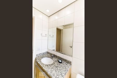 Apartamento para alugar com 57m², 2 quartos e 2 vagas Apartamento para alugar com 57m², 2 quartos e 2 vagasBanheiro