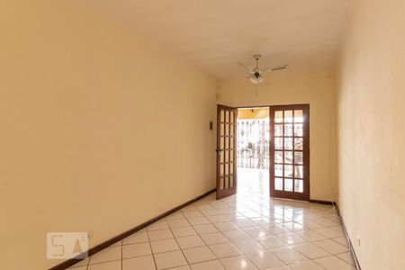 Sala de casa para alugar com 2 quartos, 70m² em Conjunto Residencial Trinta E Um de Março, São José dos Campos