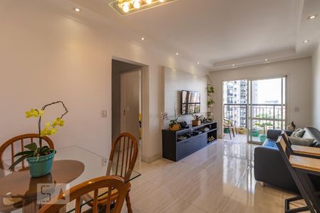 Sala de apartamento à venda com 2 quartos, 68m² em Jardim Tupanci, Barueri