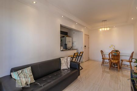 Sala de apartamento à venda com 2 quartos, 68m² em Jardim Tupanci, Barueri