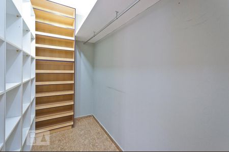 Closet da Suíte de casa para alugar com 2 quartos, 150m² em Vila Granada, São Paulo