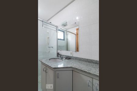 Apartamento à venda com 65m², 2 quartos e 1 vaga Apartamento à venda com 65m², 2 quartos e 1 vagaBanheiro da Suíte