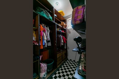 Casa à venda com 350m², 3 quartos e 1 vagaSuíte 2 - Closet