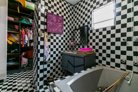 Casa à venda com 350m², 3 quartos e 1 vagaBanheiro da Suíte 2