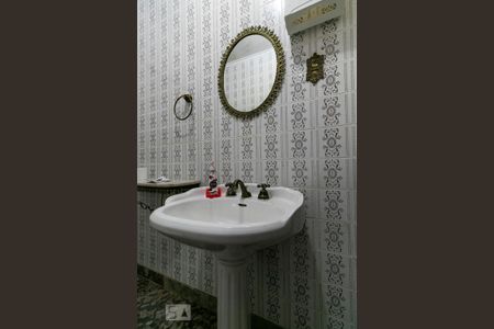 Casa à venda com 350m², 3 quartos e 1 vagaGaragem - Banheiro