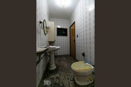 Casa à venda com 350m², 3 quartos e 1 vagaGaragem - Banheiro