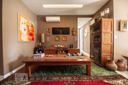 Apartamento à venda com 83m², 3 quartos e 1 vaga Apartamento à venda com 83m², 3 quartos e 1 vagaSala