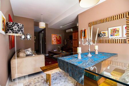 Apartamento à venda com 83m², 3 quartos e 1 vaga Apartamento à venda com 83m², 3 quartos e 1 vagaSala