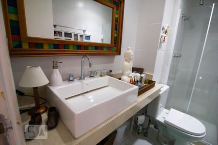 Apartamento à venda com 83m², 3 quartos e 1 vaga Apartamento à venda com 83m², 3 quartos e 1 vagaBanheiro 1