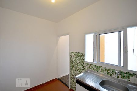 Cozinha de apartamento para alugar com 1 quarto, 40m² em Cambuci, São Paulo