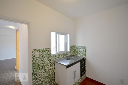 Cozinha de apartamento para alugar com 1 quarto, 40m² em Cambuci, São Paulo