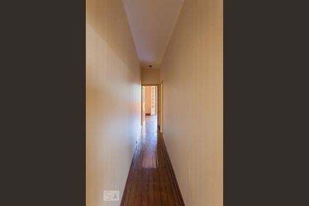 Casa à venda com 200m², 3 quartos e 3 vagas Casa à venda com 200m², 3 quartos e 3 vagasCorredor