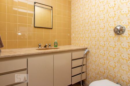 Lavabo  de casa de condomínio à venda com 4 quartos, 202m² em Vila Suzana, São Paulo