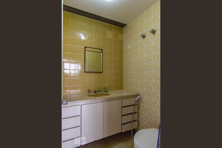 Lavabo  de casa de condomínio à venda com 4 quartos, 202m² em Vila Suzana, São Paulo