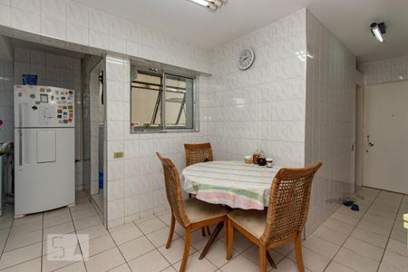 Cozinha de casa de condomínio à venda com 4 quartos, 202m² em Vila Suzana, São Paulo