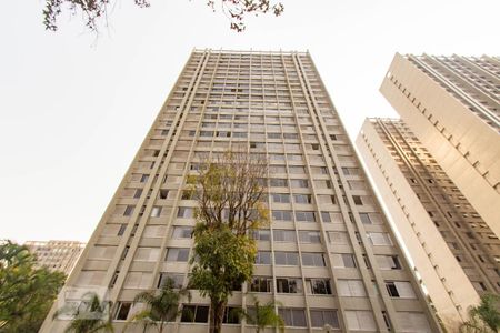 Fachada de casa de condomínio à venda com 4 quartos, 202m² em Vila Suzana, São Paulo
